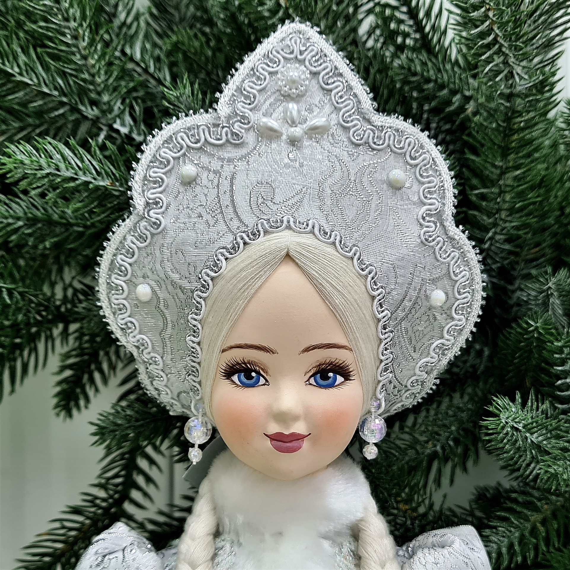 фото Кукла Снегурочка под елку 47 см
