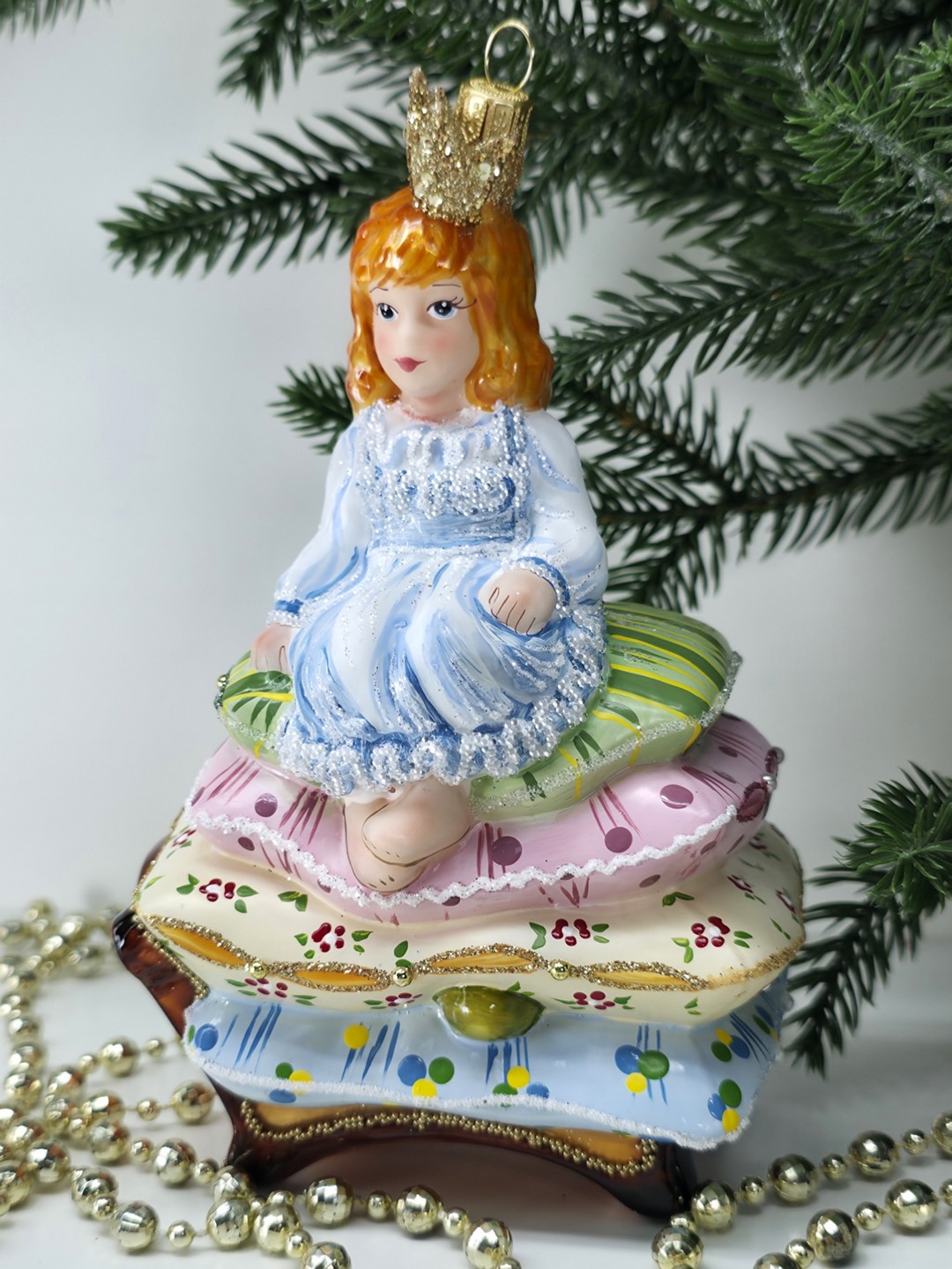 фото Стеклянная елочная игрушка Принцесса на горошине