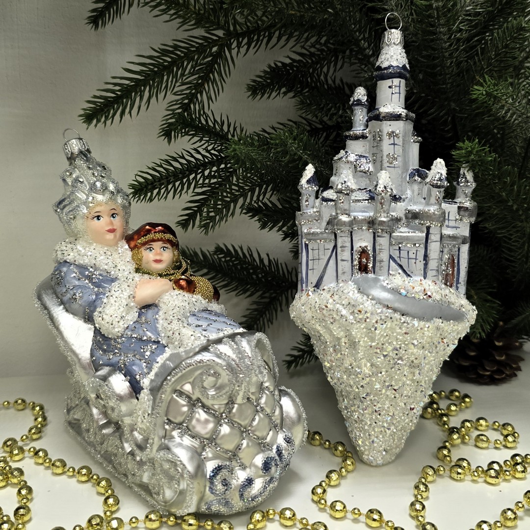 фото Набор ёлочных игрушек Снежная королева на санях и замок