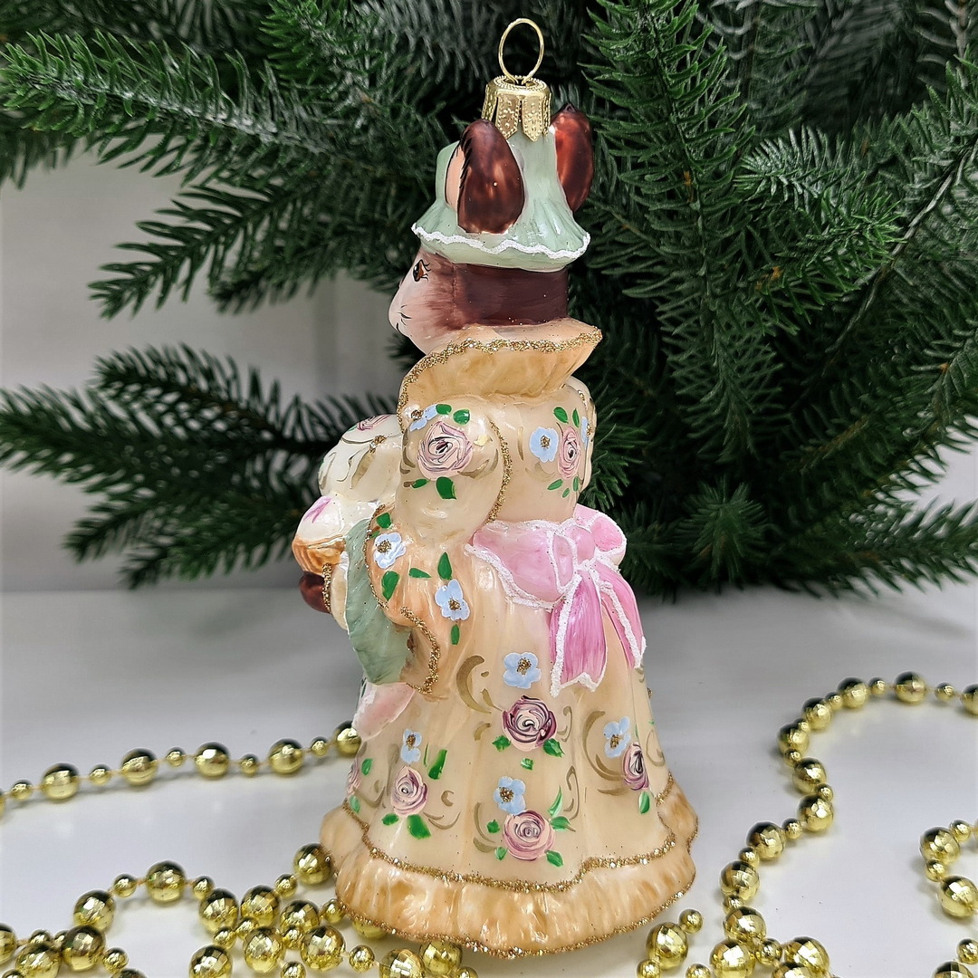 фото Стеклянная елочная игрушка Зайчиха с чайником Версаль