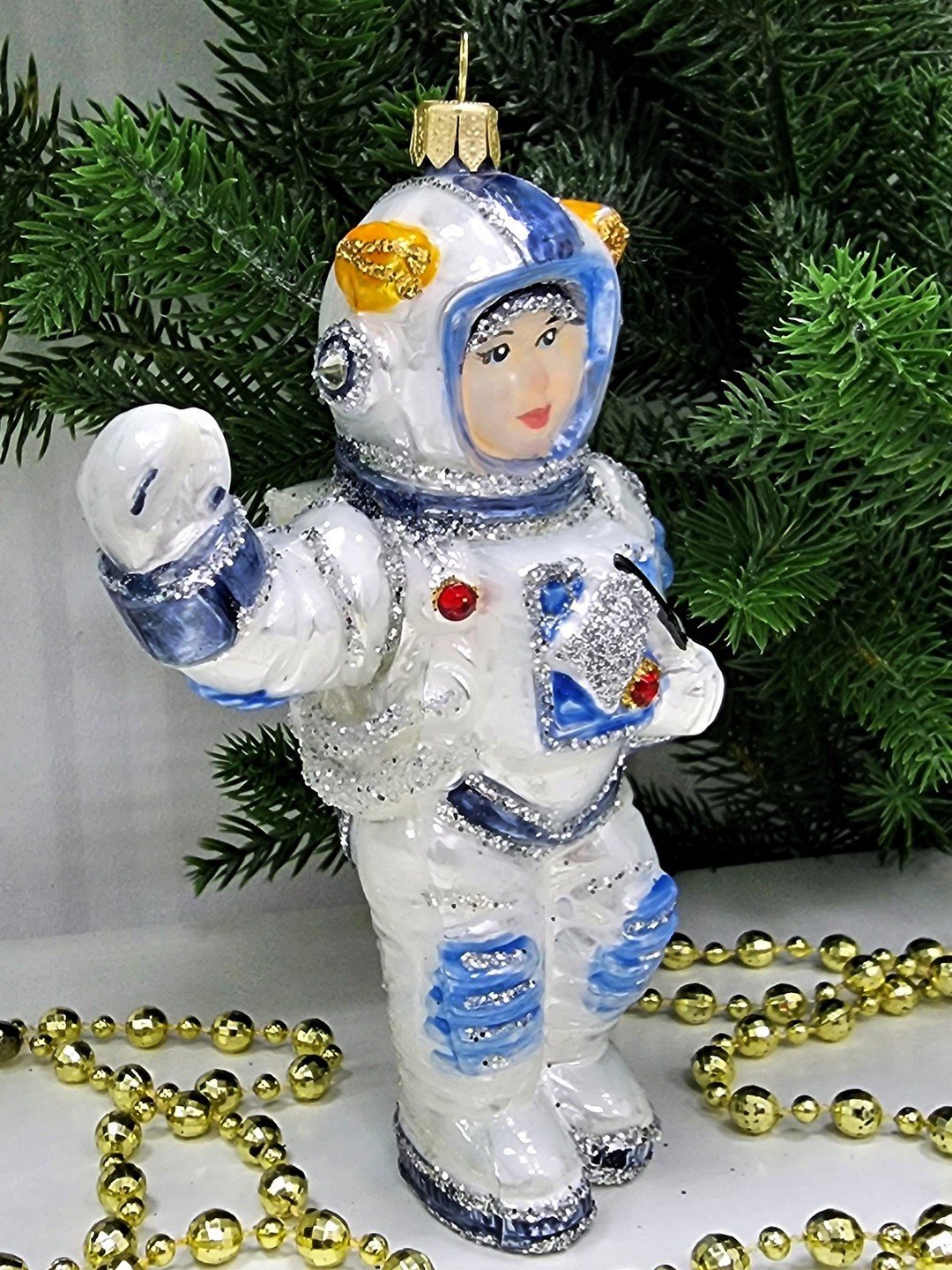фото Стеклянная елочная игрушка Космонавт