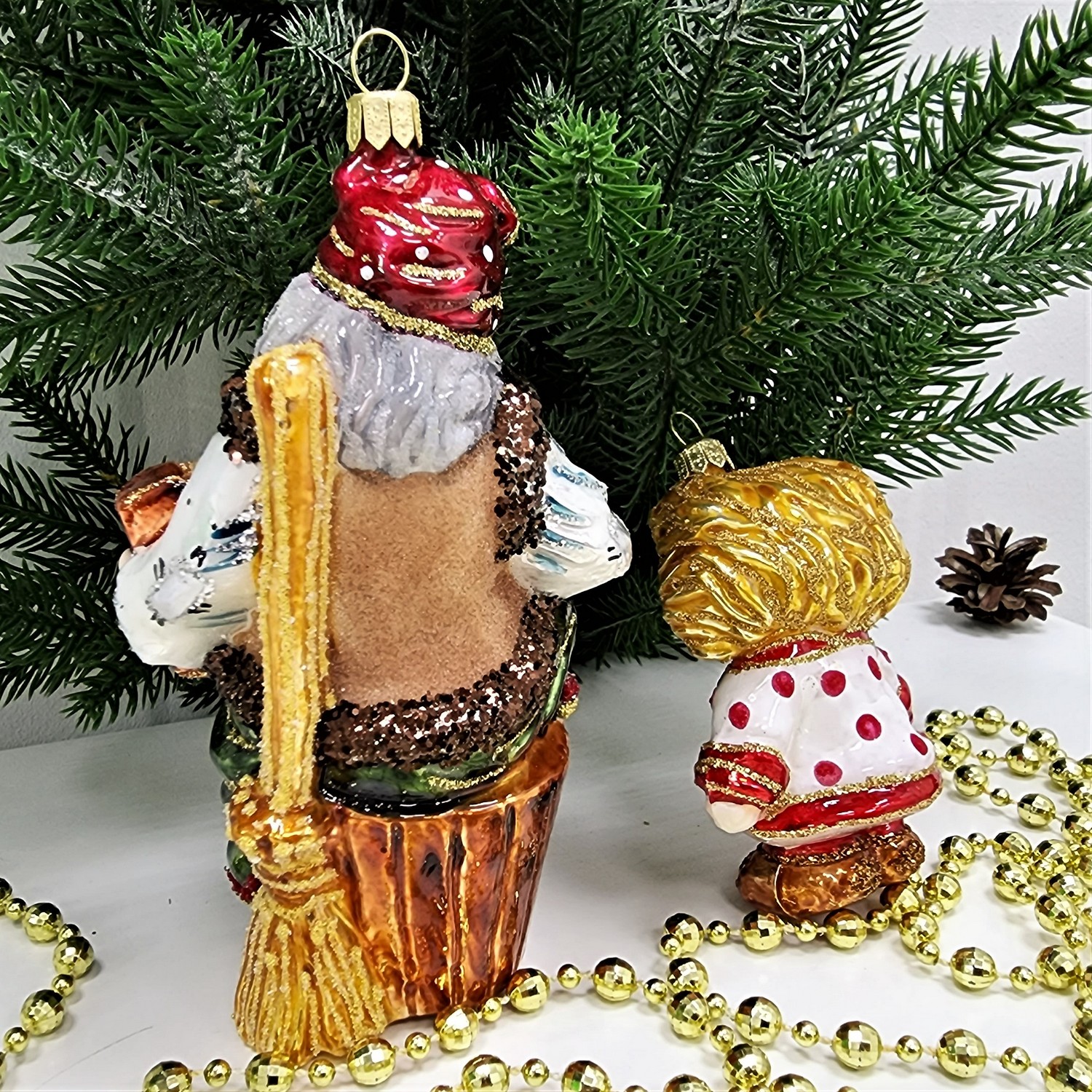 фото Набор ёлочных игрушек Баба Яга с гармошкой и домовенок Кузя