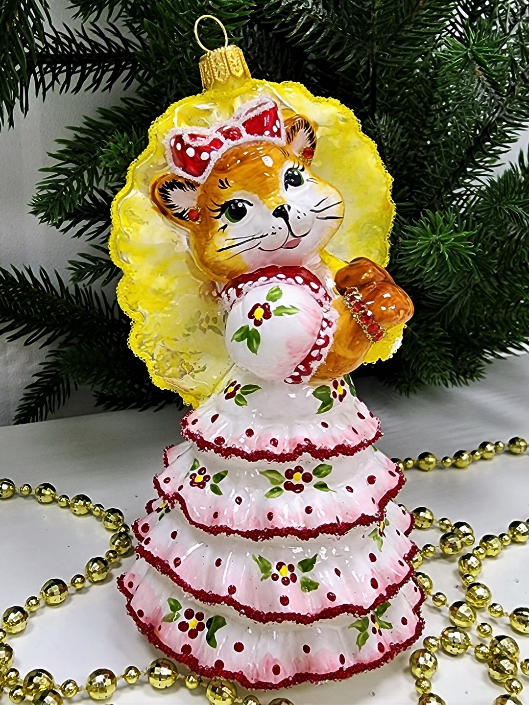фото Стеклянная елочная игрушка Кошка с желтым зонтиком глянец