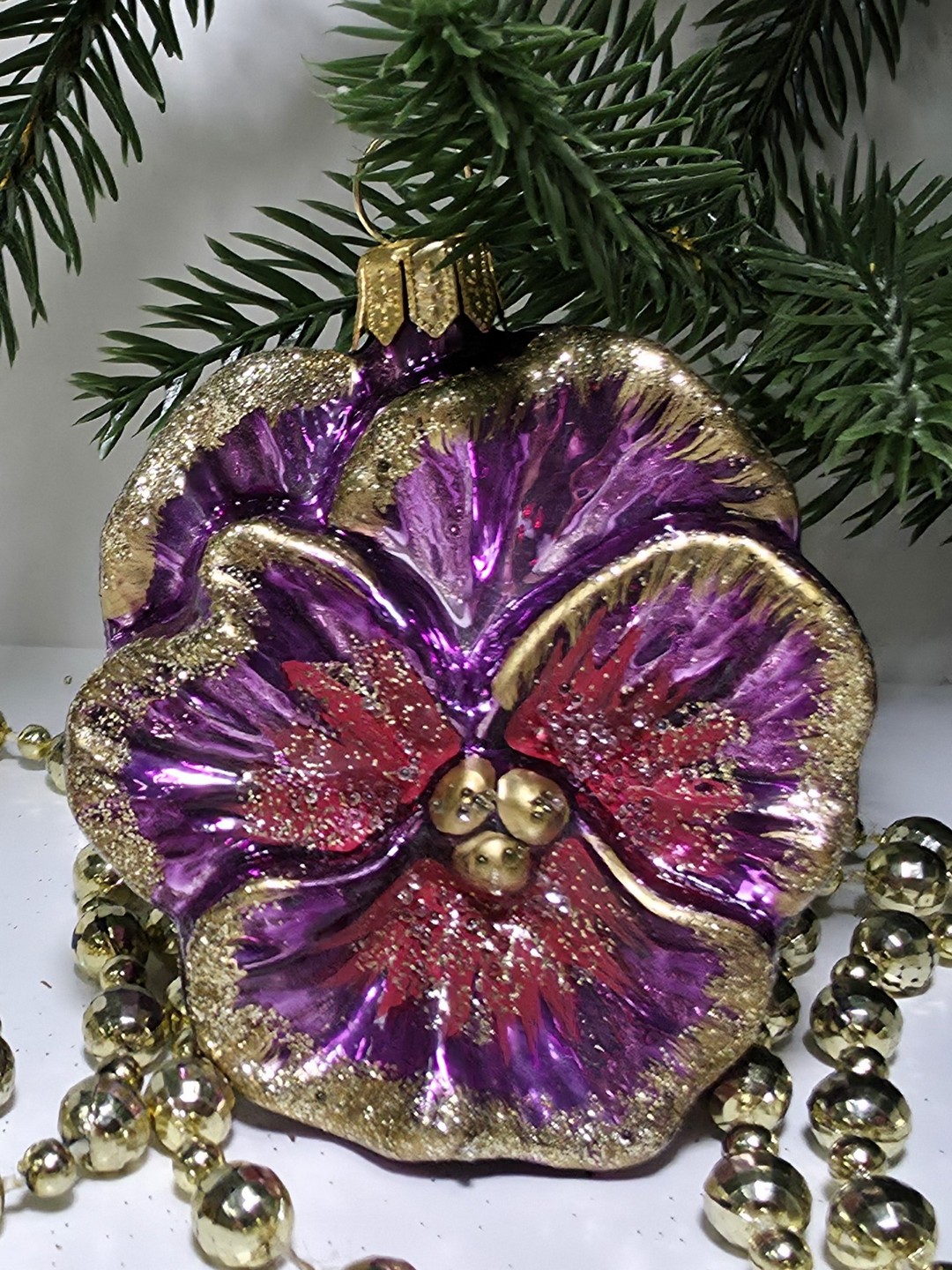 фото Стеклянная елочная игрушка Фиалка