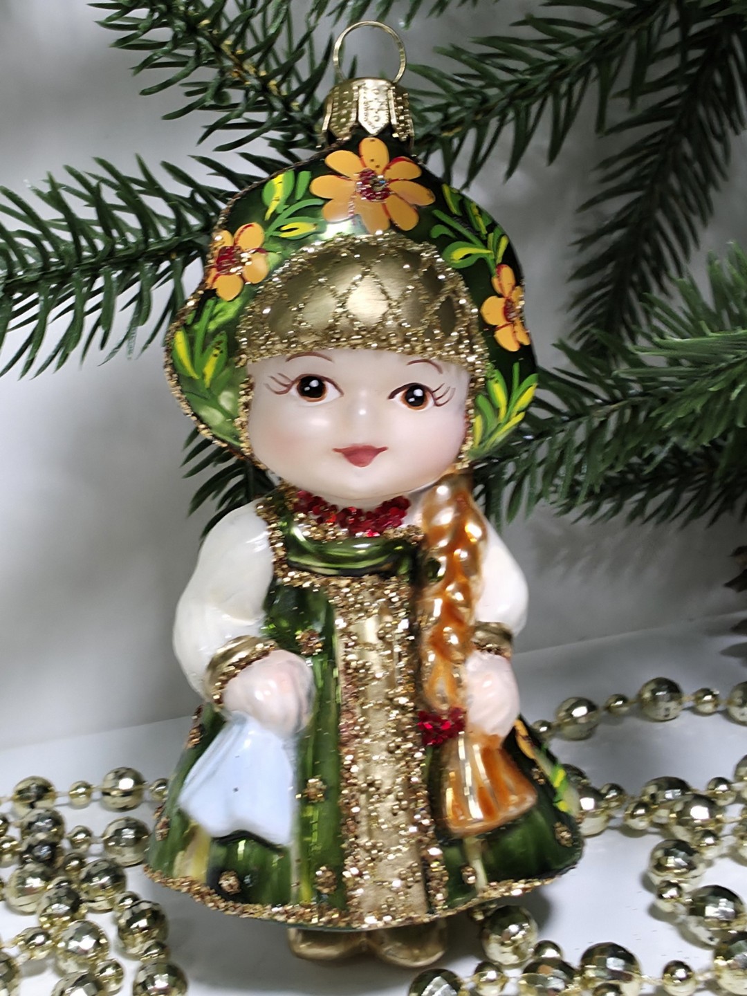 фото Стеклянная елочная игрушка Девочка в сарафане
