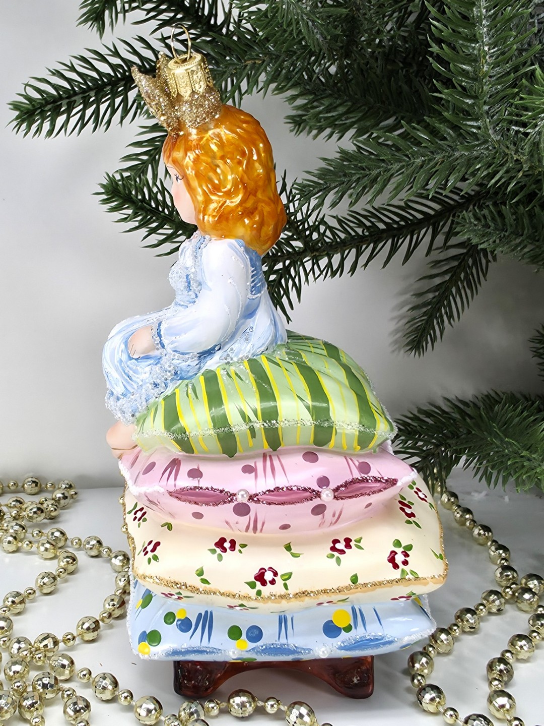 фото Стеклянная елочная игрушка Принцесса на горошине