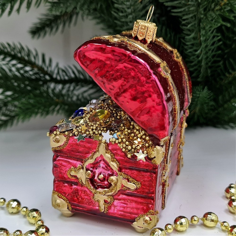 фото Стеклянная елочная игрушка Сундук с золотом красный