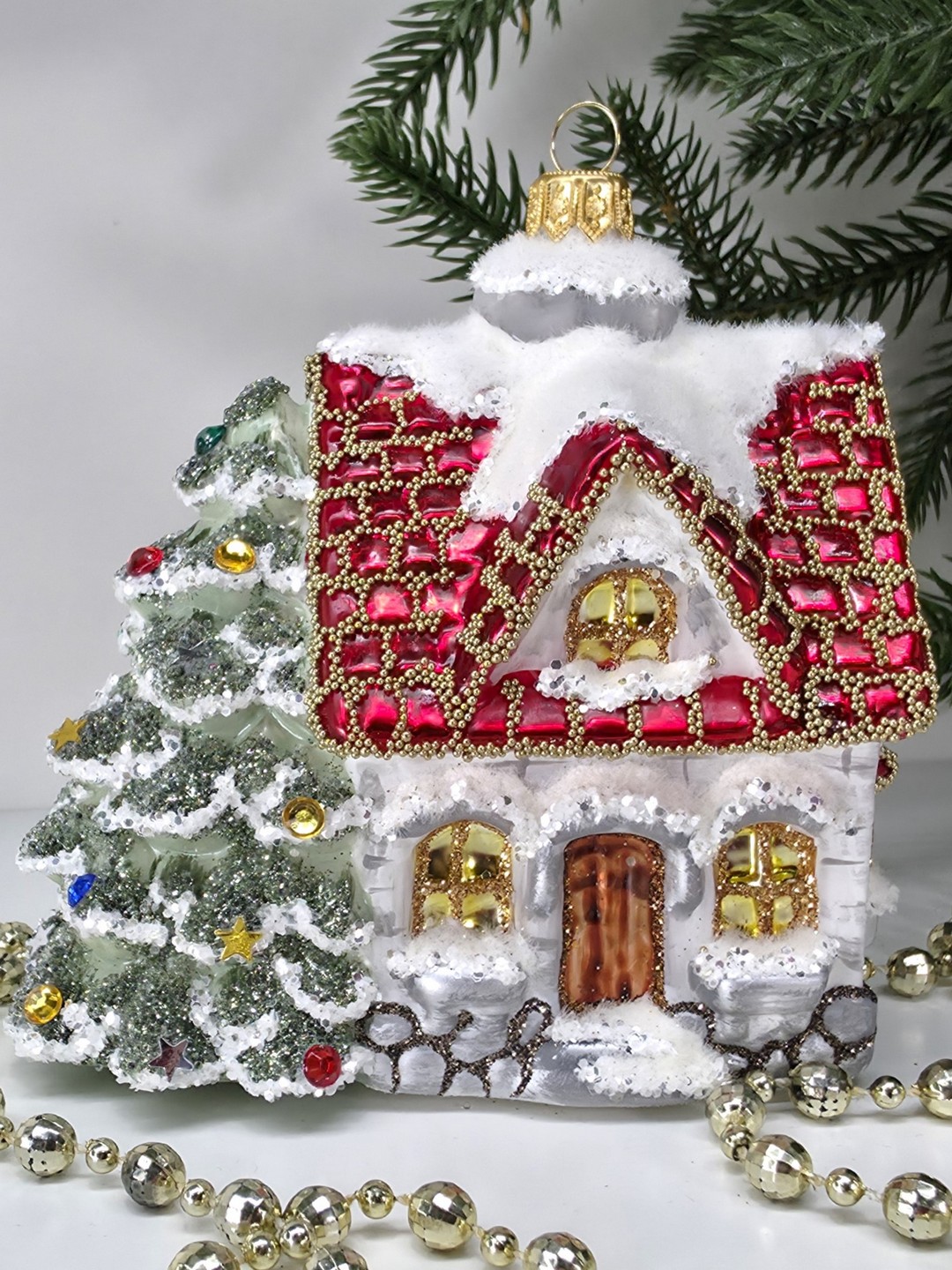 фото Стеклянная елочная игрушка Домик с ёлкой