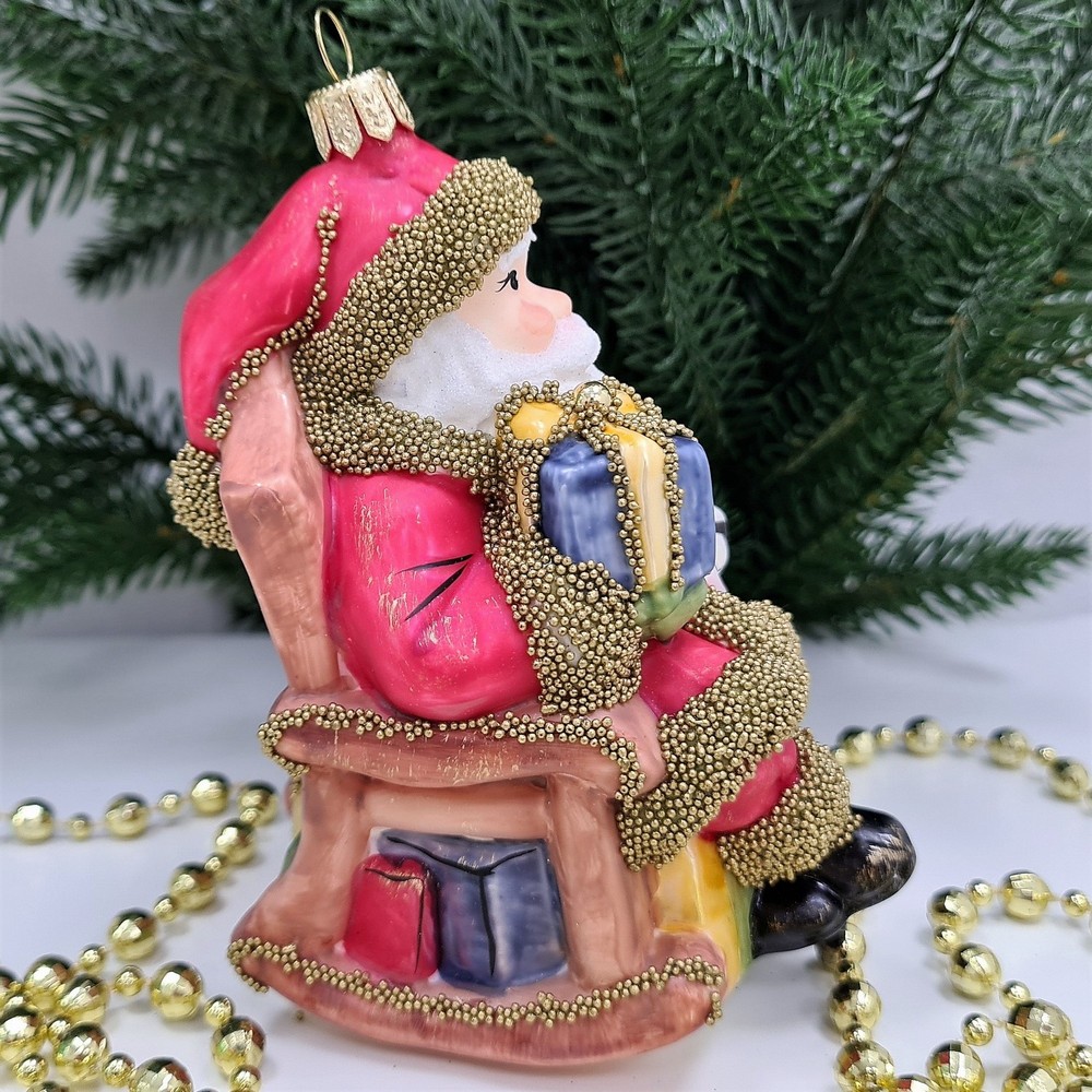 фото Стеклянная елочная игрушка Санта в кресле винтаж