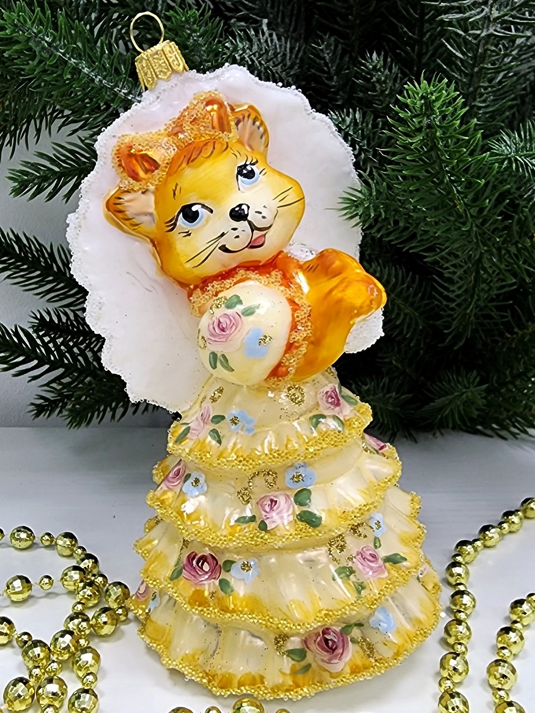 фото Стеклянная елочная игрушка Кошка с зонтиком версаль