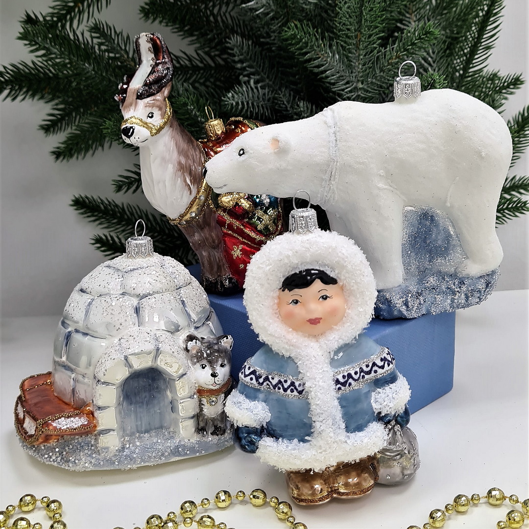 фото Набор ёлочных игрушек Белая медведица, юрта, якуточка и олень с подарками