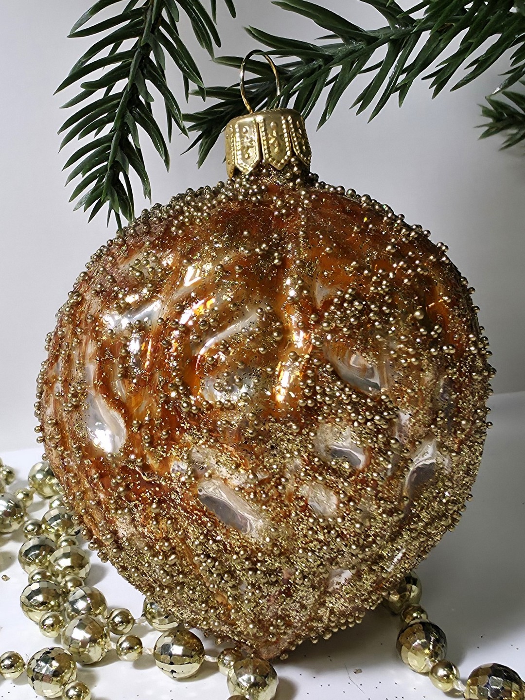 фото Стеклянная елочная игрушка Орех