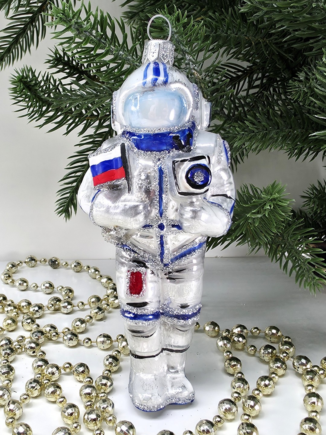 фото Стеклянная елочная игрушка Космонавт