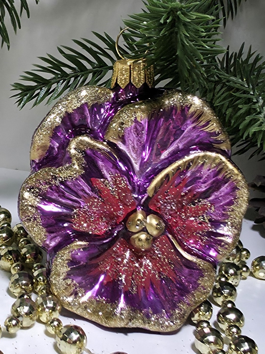 фото Стеклянная елочная игрушка Фиалка