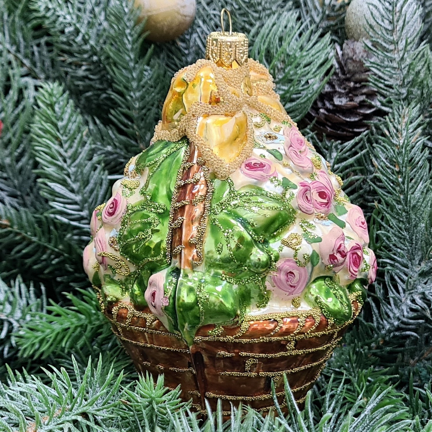 фото Стеклянная елочная игрушка Корзина с цветами Версаль