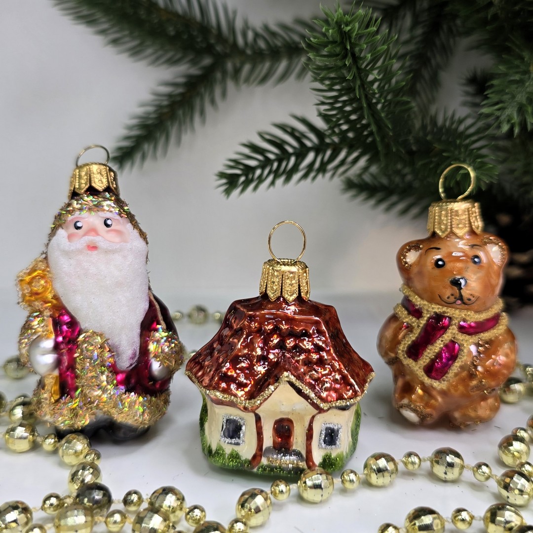 фото Набор стеклянных ёлочных игрушек Irena-Co Дед Мороз, домик и мишка