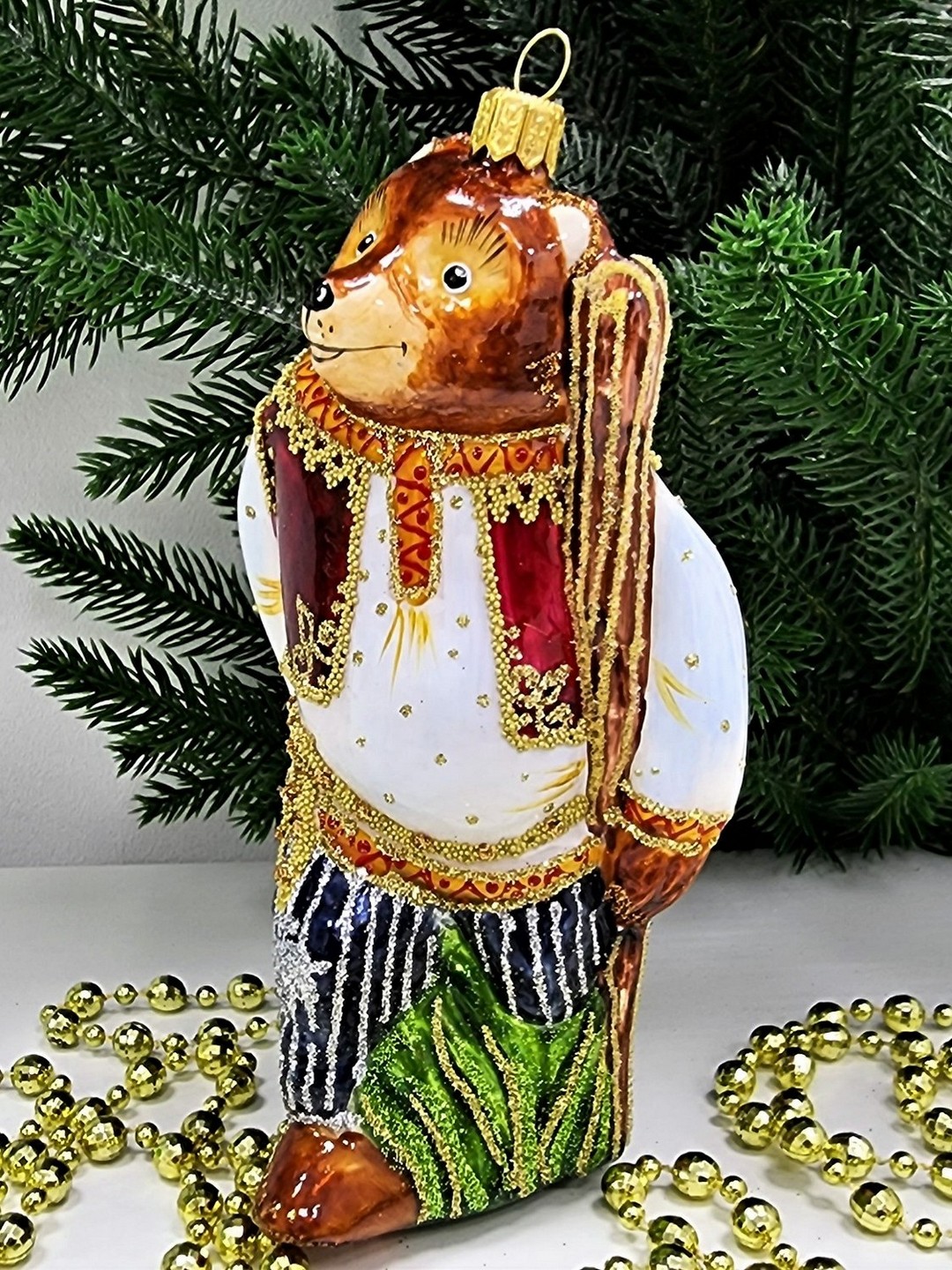фото Стеклянная елочная игрушка Мишка несет Машу