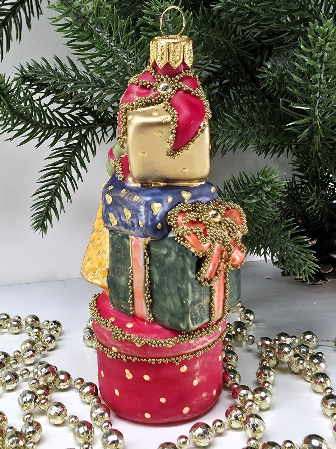 фото Стеклянная елочная игрушка Подарки винтаж