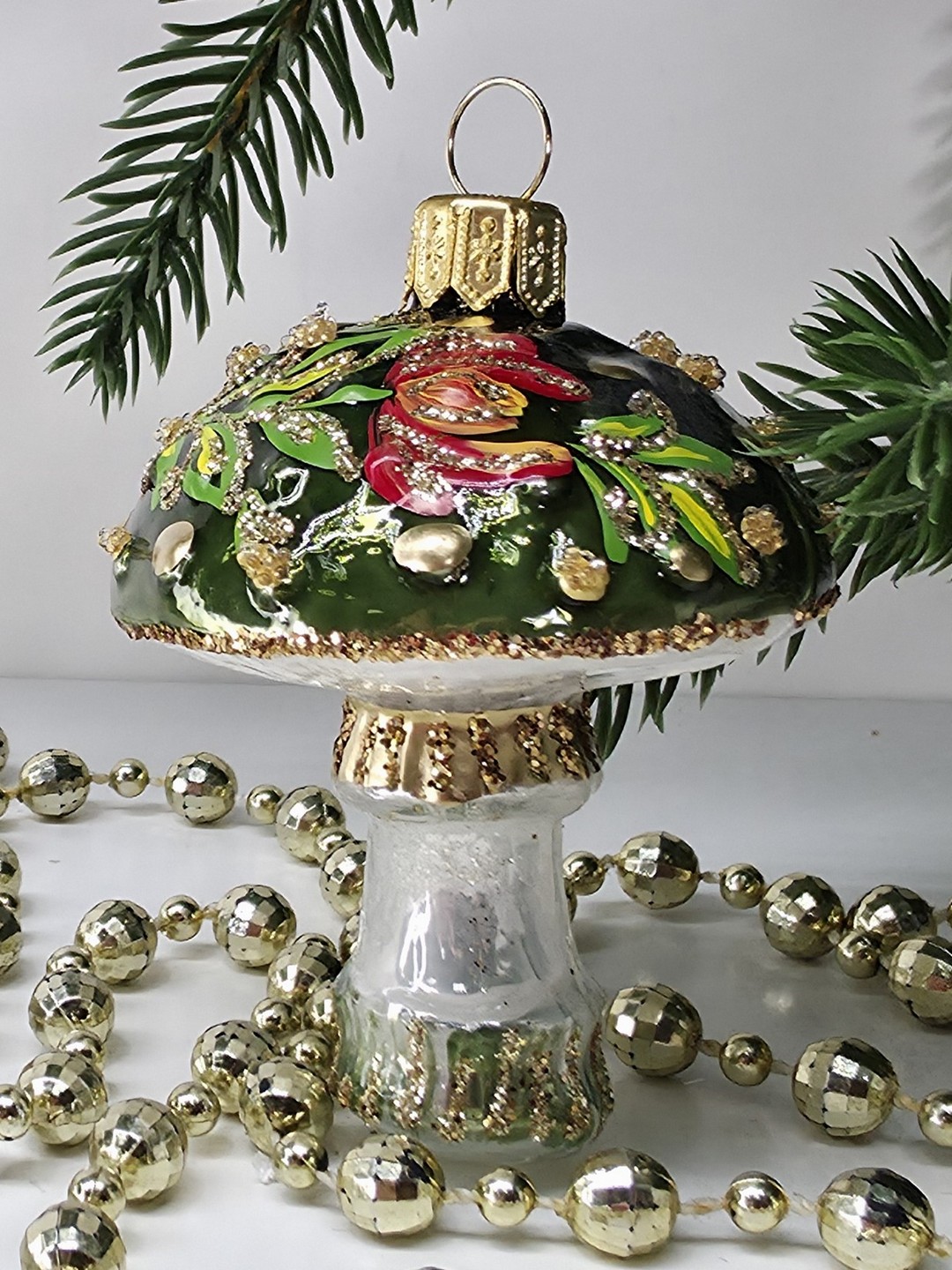 фото Стеклянная елочная игрушка Грибочек зелёный