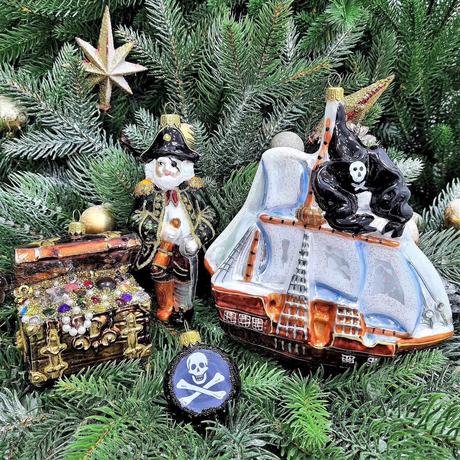 фото Набор ёлочных игрушек Пират, сундук, корабль и метка