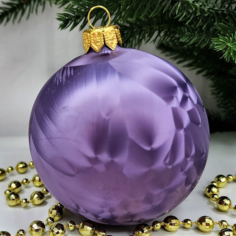 фото Стеклянный шар 80 мм Морозко темный фиолет