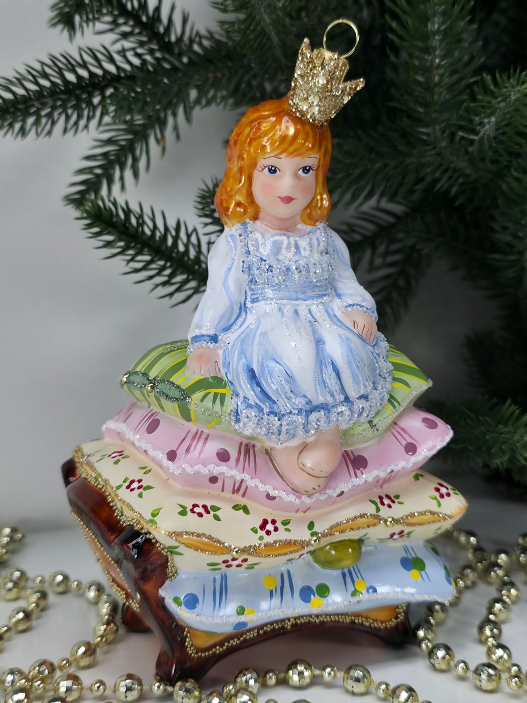 фото Стеклянная елочная игрушка Принцесса на горошине