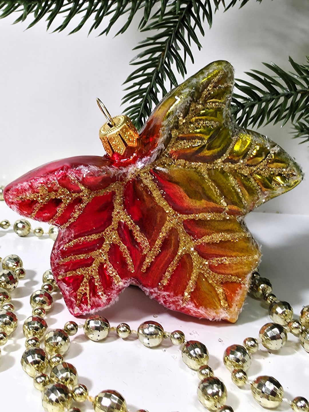 фото Стеклянная елочная игрушка Кленовый лист