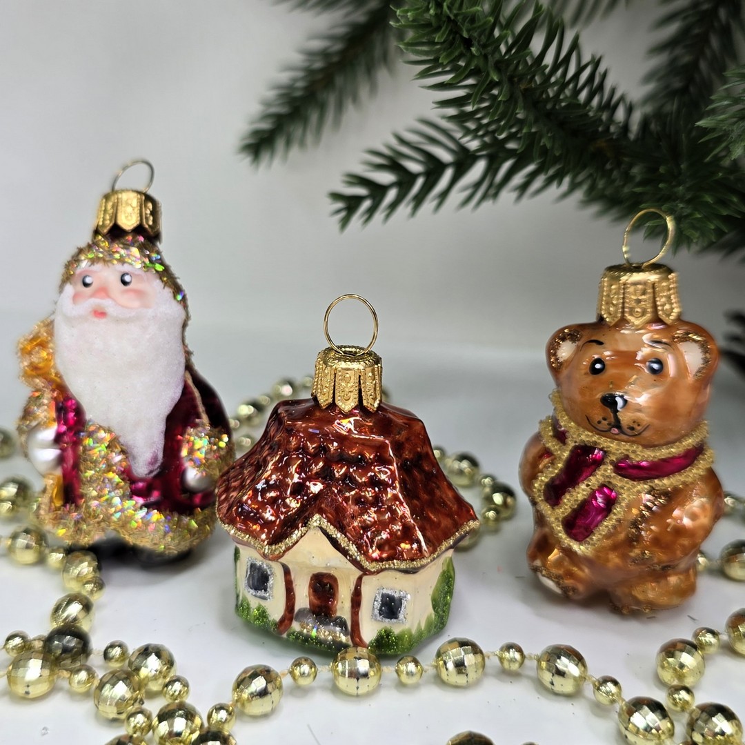 фото Набор стеклянных ёлочных игрушек Irena-Co Дед Мороз, домик и мишка