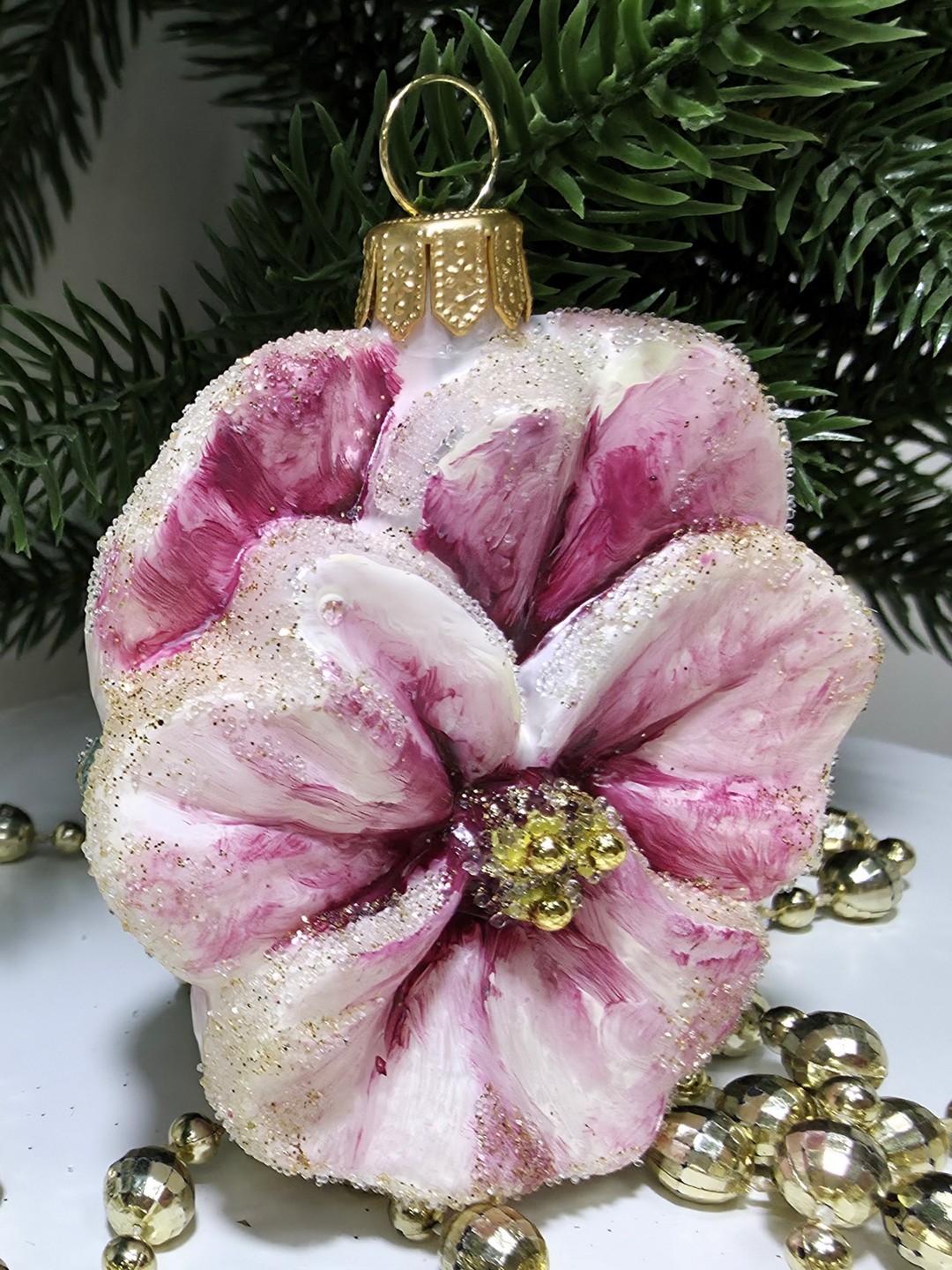 фото Стеклянная елочная игрушка Фиалка