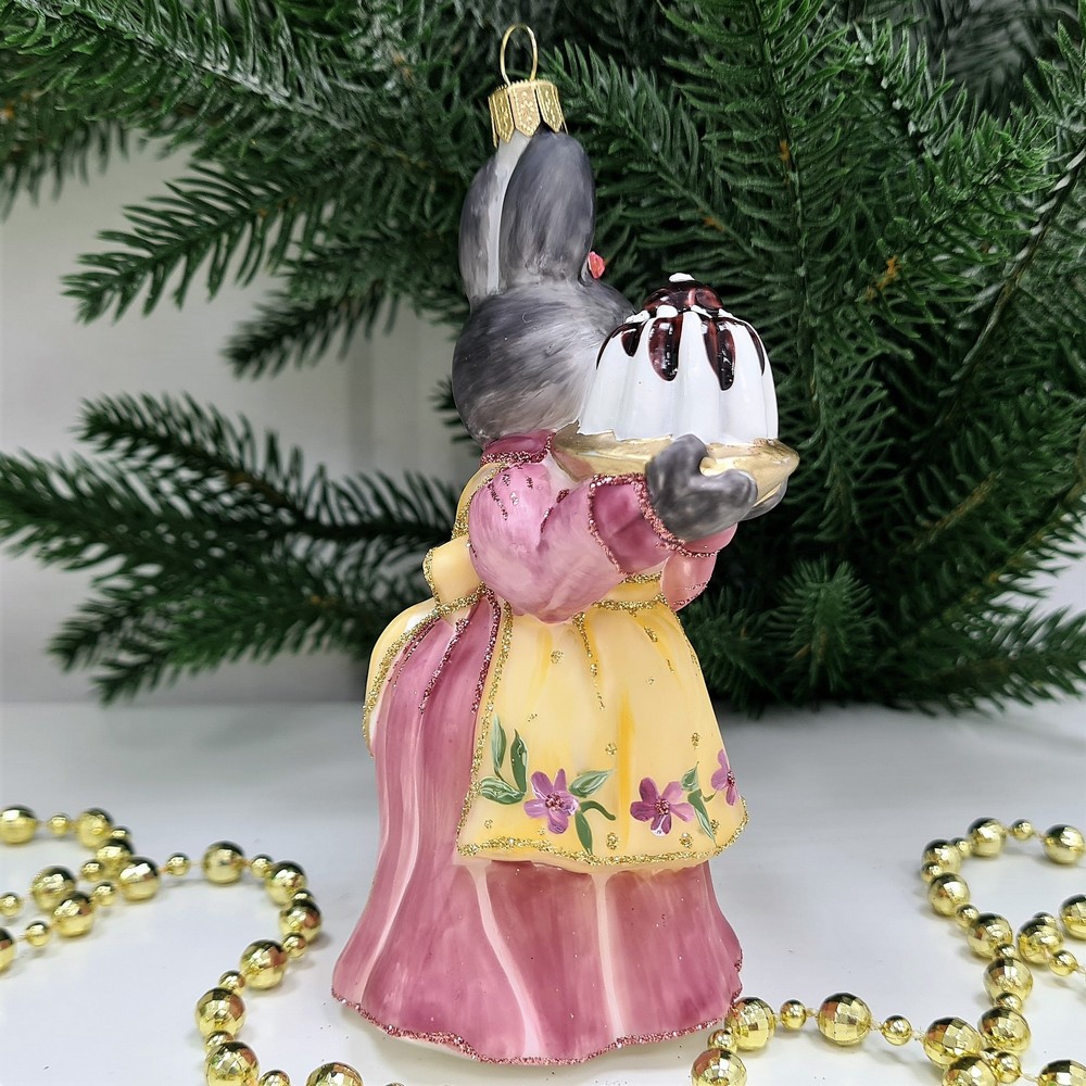 фото Стеклянная елочная игрушка Зайчиха с тортом-2