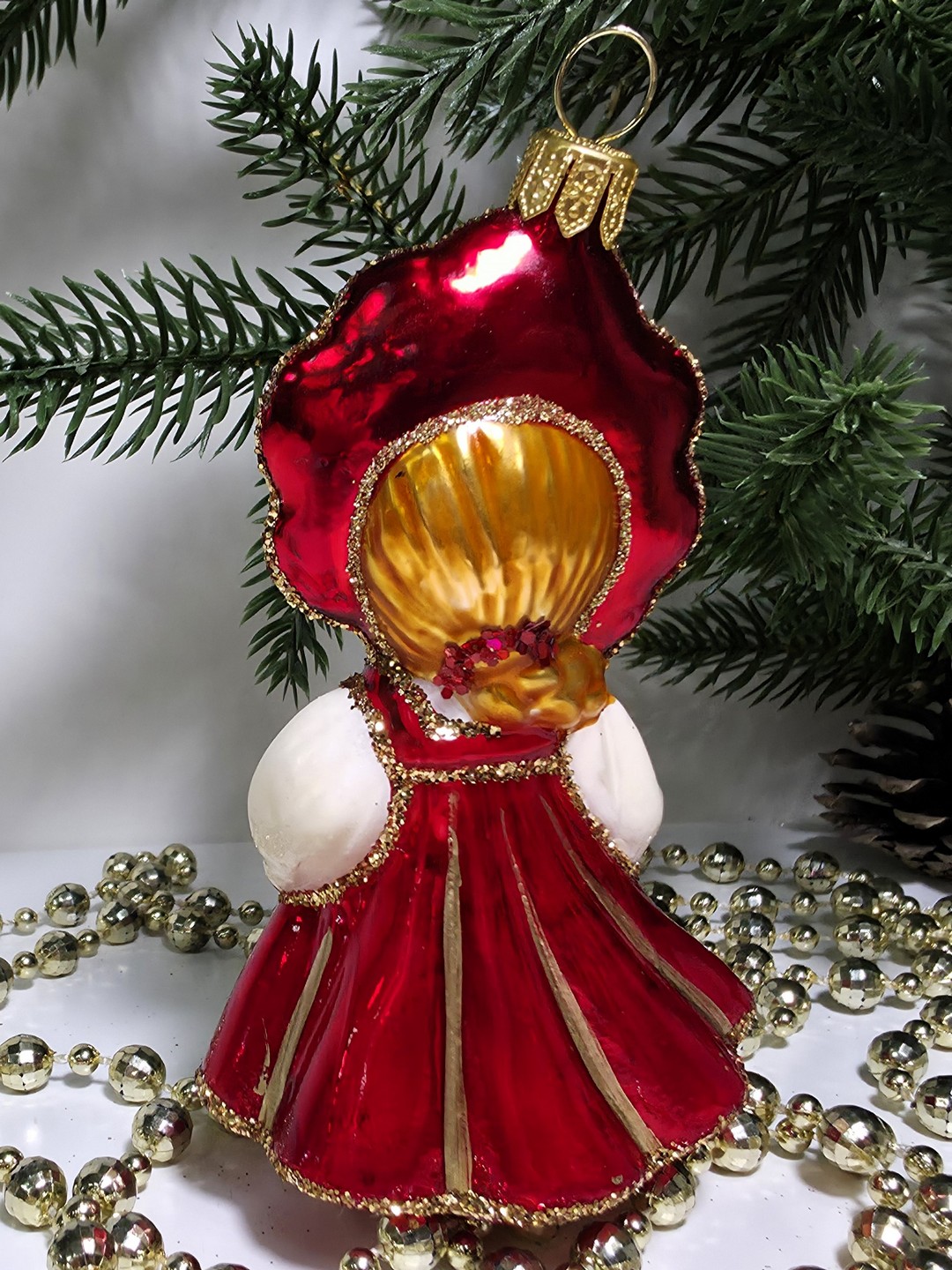 фото Стеклянная елочная игрушка Девочка в сарафане