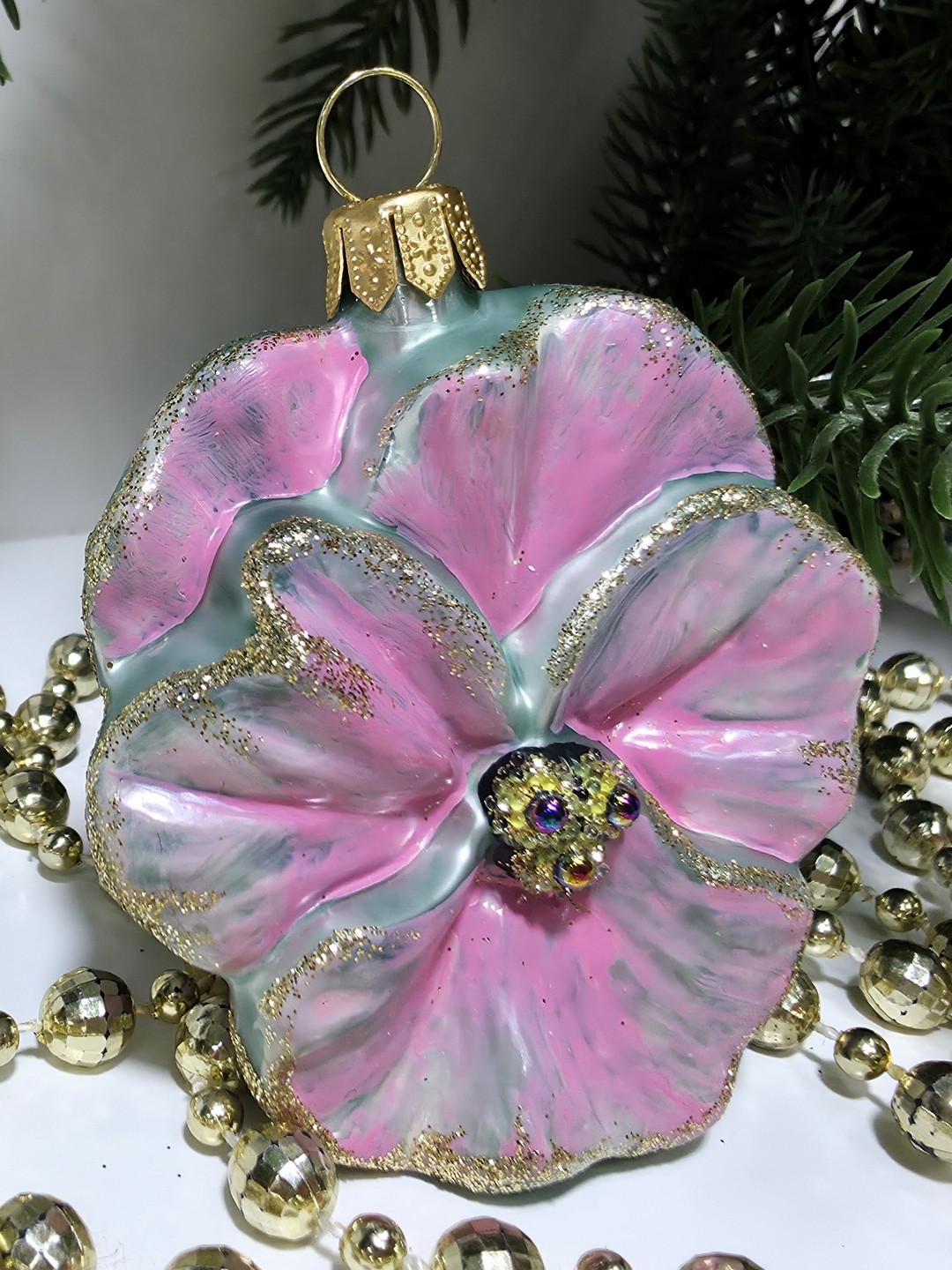 фото Стеклянная елочная игрушка Фиалка