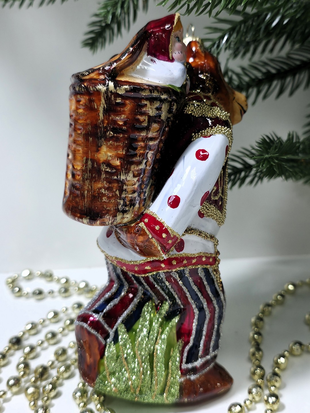 фото Стеклянная елочная игрушка Мишка с девочкой