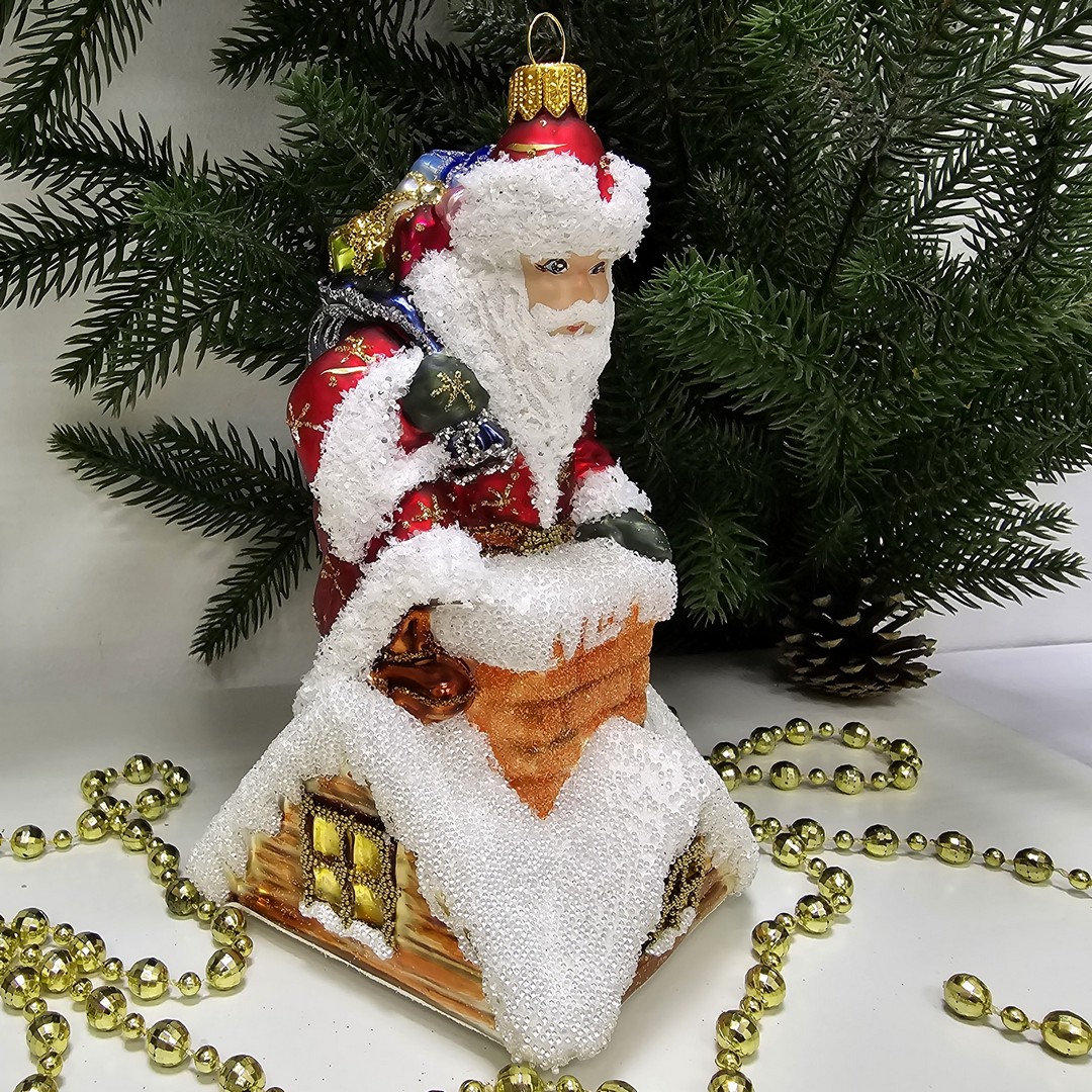 фото Стеклянная елочная игрушка Дед Мороз на крыше большой