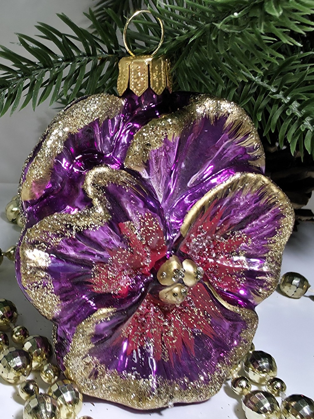 фото Стеклянная елочная игрушка Фиалка