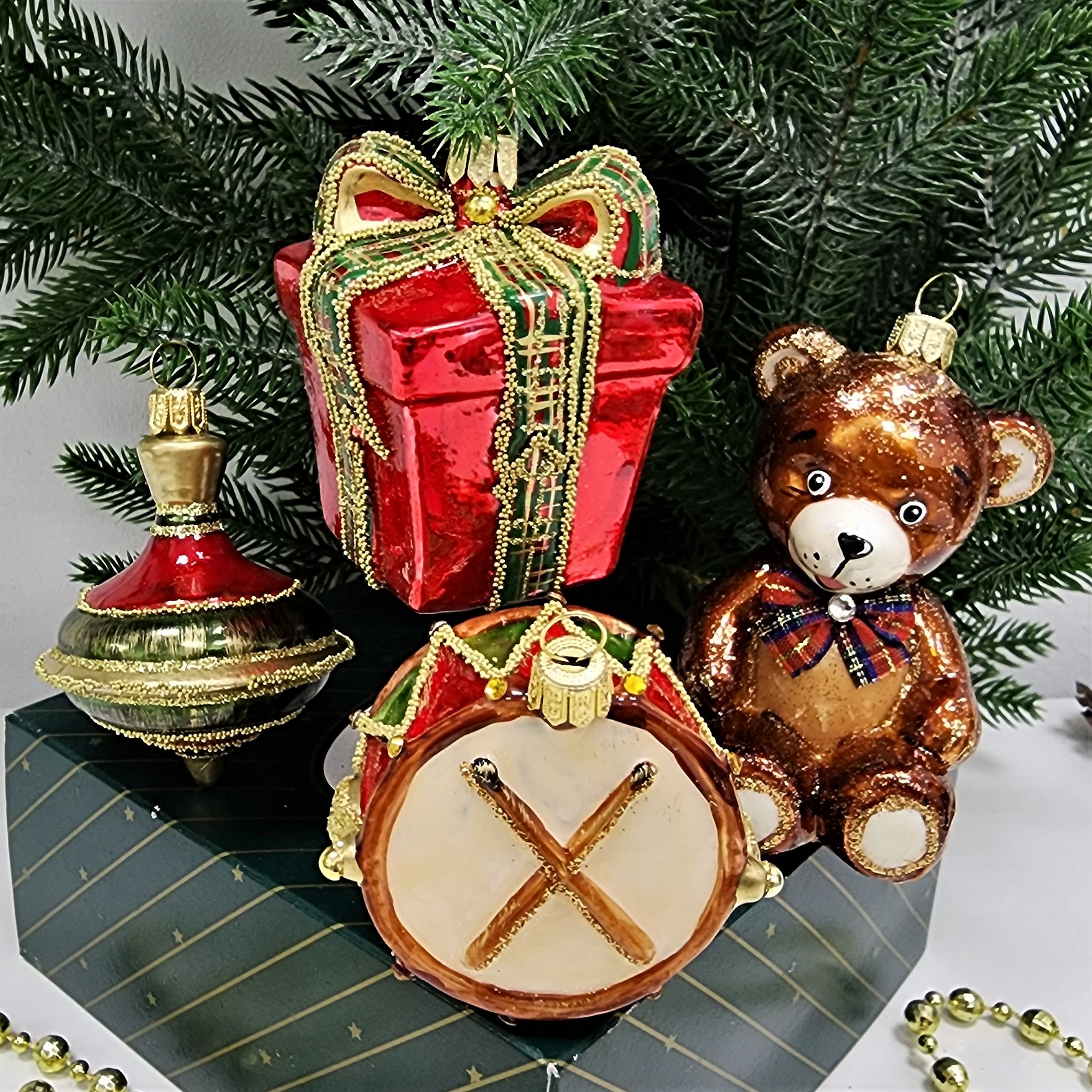 фото Набор ёлочных игрушек Мишка, юла, барабан и подарок