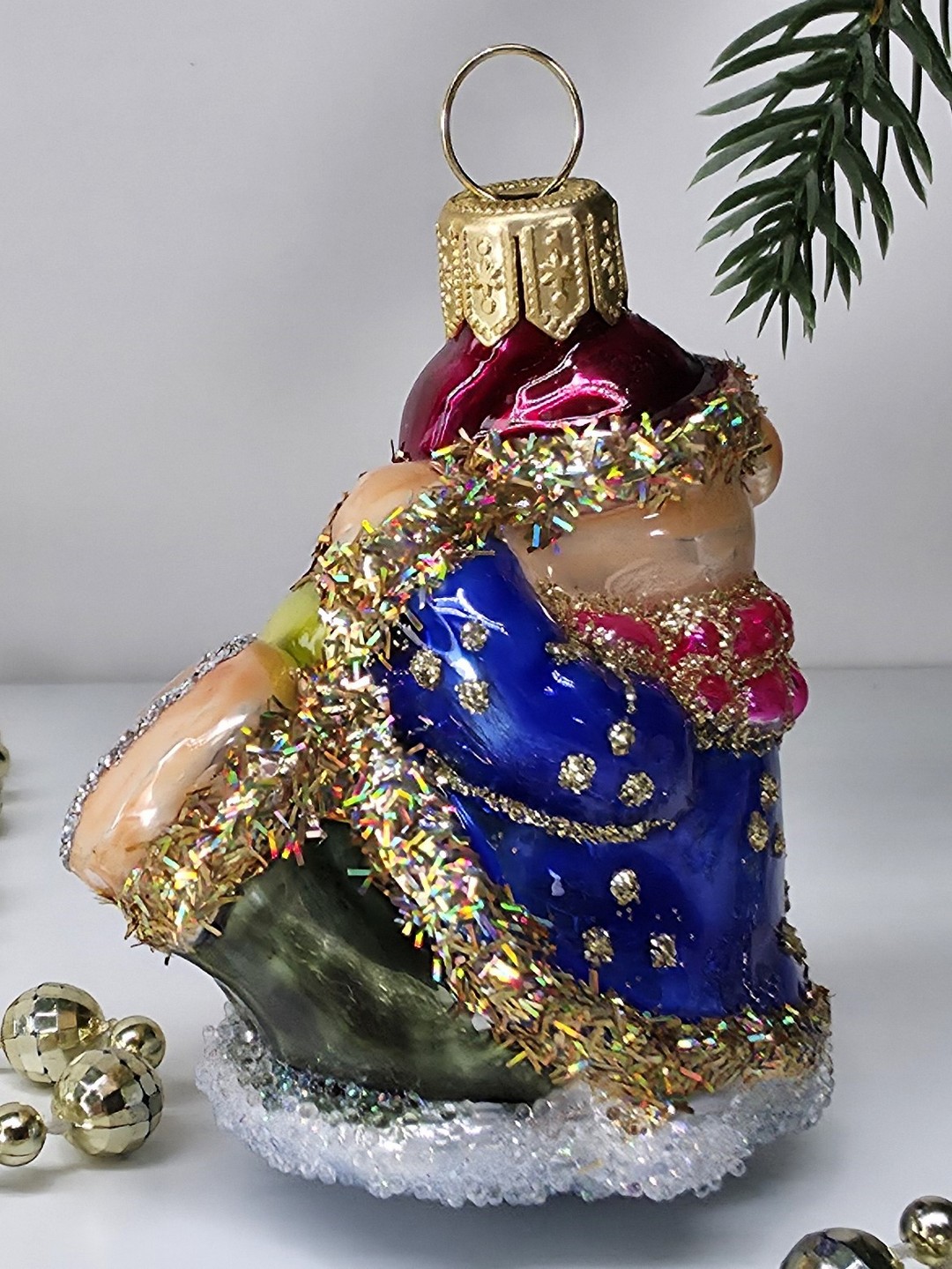 фото Стеклянная елочная игрушка Мишутка с подарками