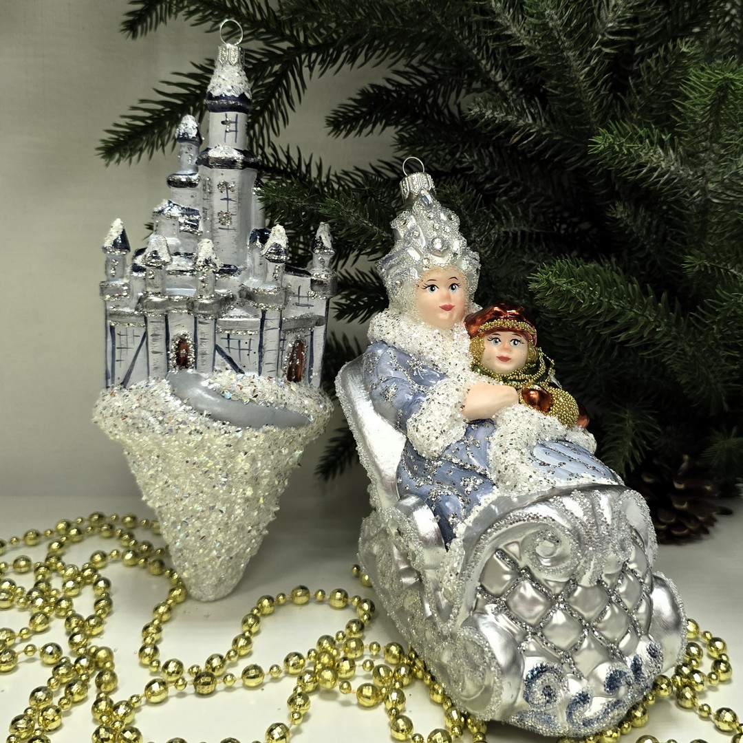 фото Набор ёлочных игрушек Снежная королева на санях и замок