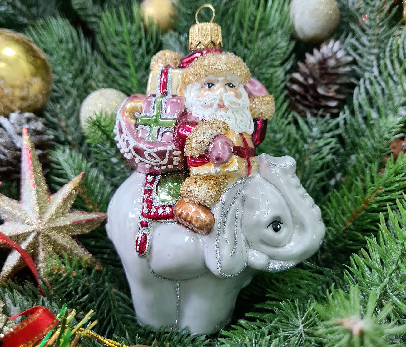 фото Стеклянная елочная игрушка Дед Мороз на слоне