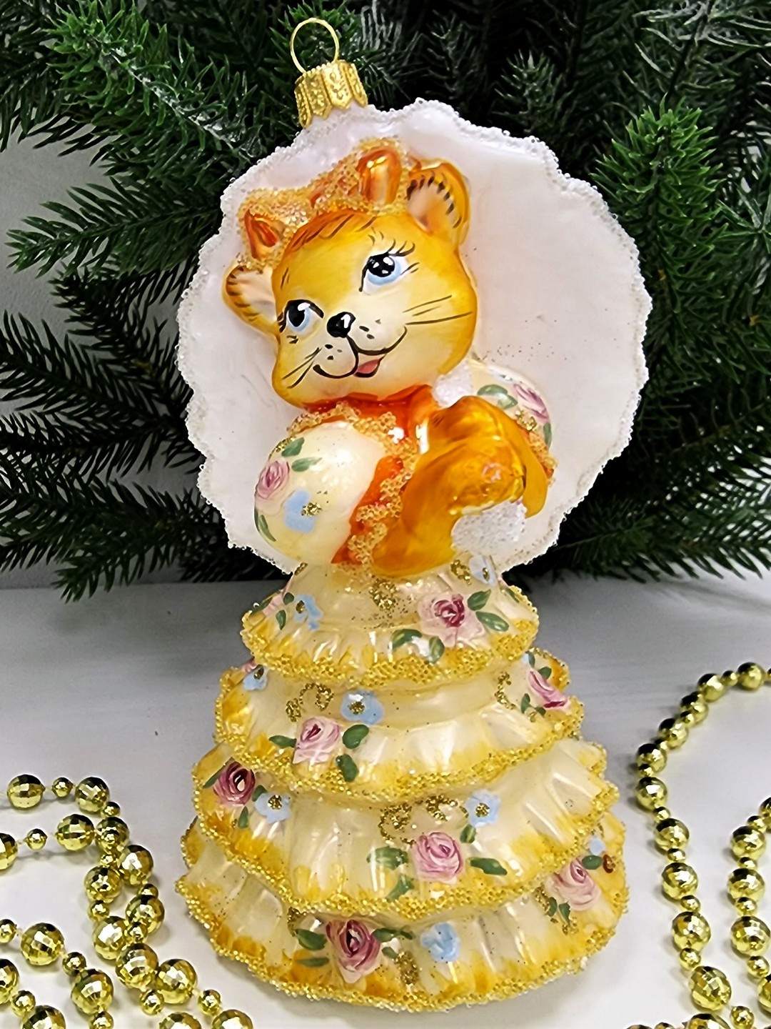 фото Стеклянная елочная игрушка Кошка с зонтиком версаль