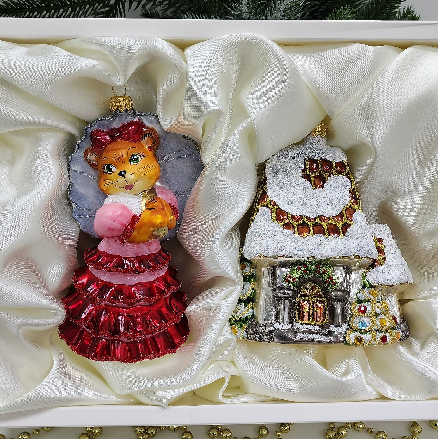 фото Набор ёлочных игрушек Домик и кошка с зонтиком красная (Кошкин дом)