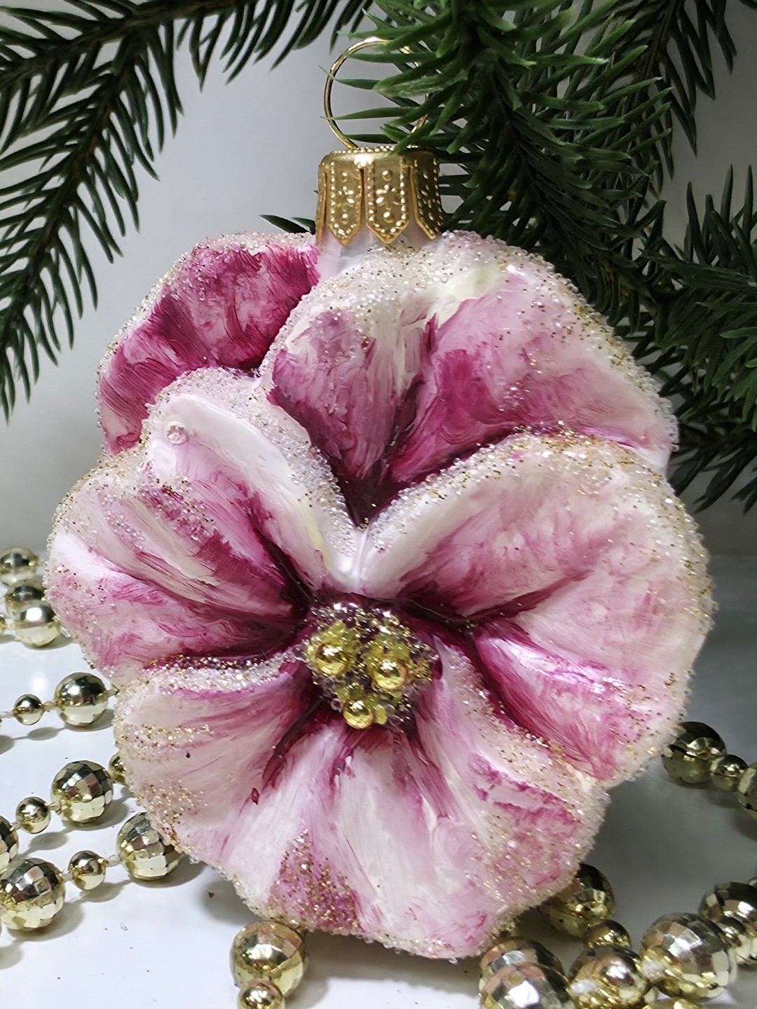 фото Стеклянная елочная игрушка Фиалка