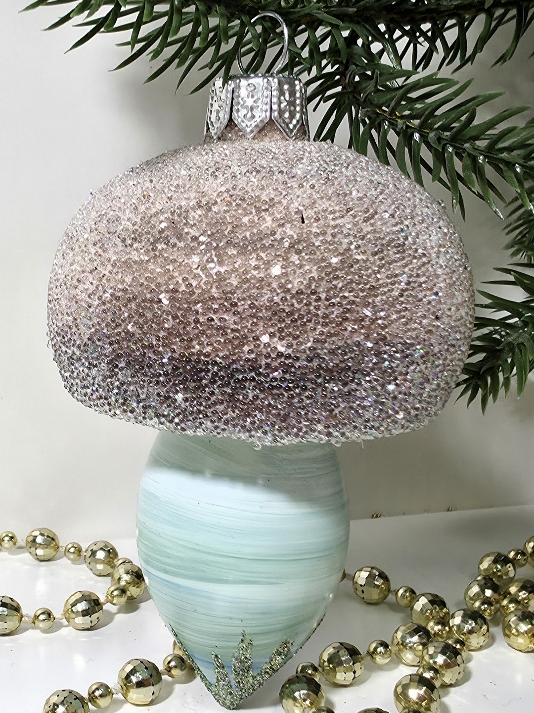 фото Стеклянная елочная игрушка Грибочек