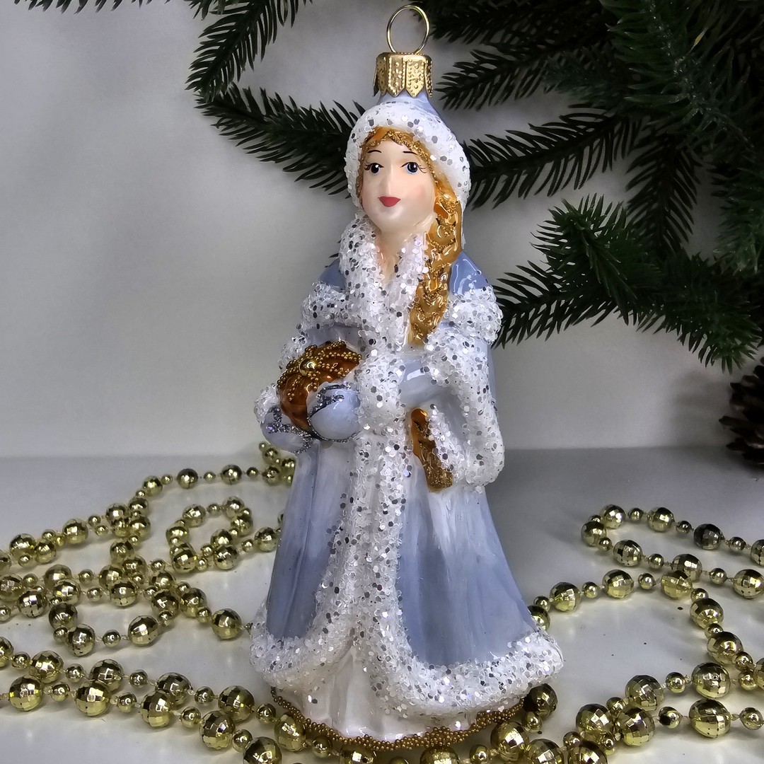 фото Стеклянная елочная игрушка Снегурочка со шкатулкой