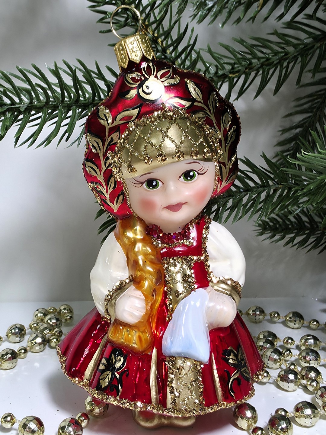 фото Стеклянная елочная игрушка Девочка в сарафане