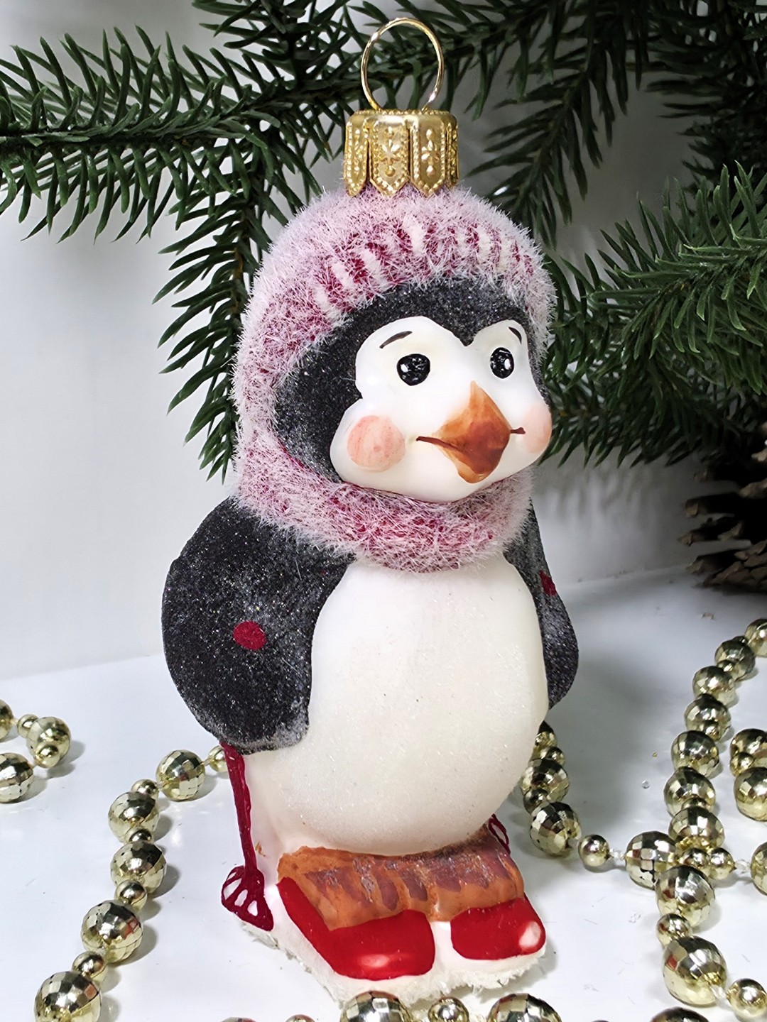 фото Стеклянная елочная игрушка Пингвин на лыжах