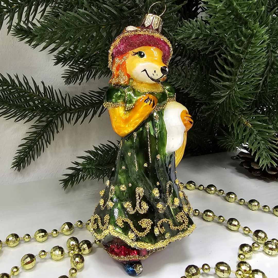 фото Стеклянная елочная игрушка Лиса в платье