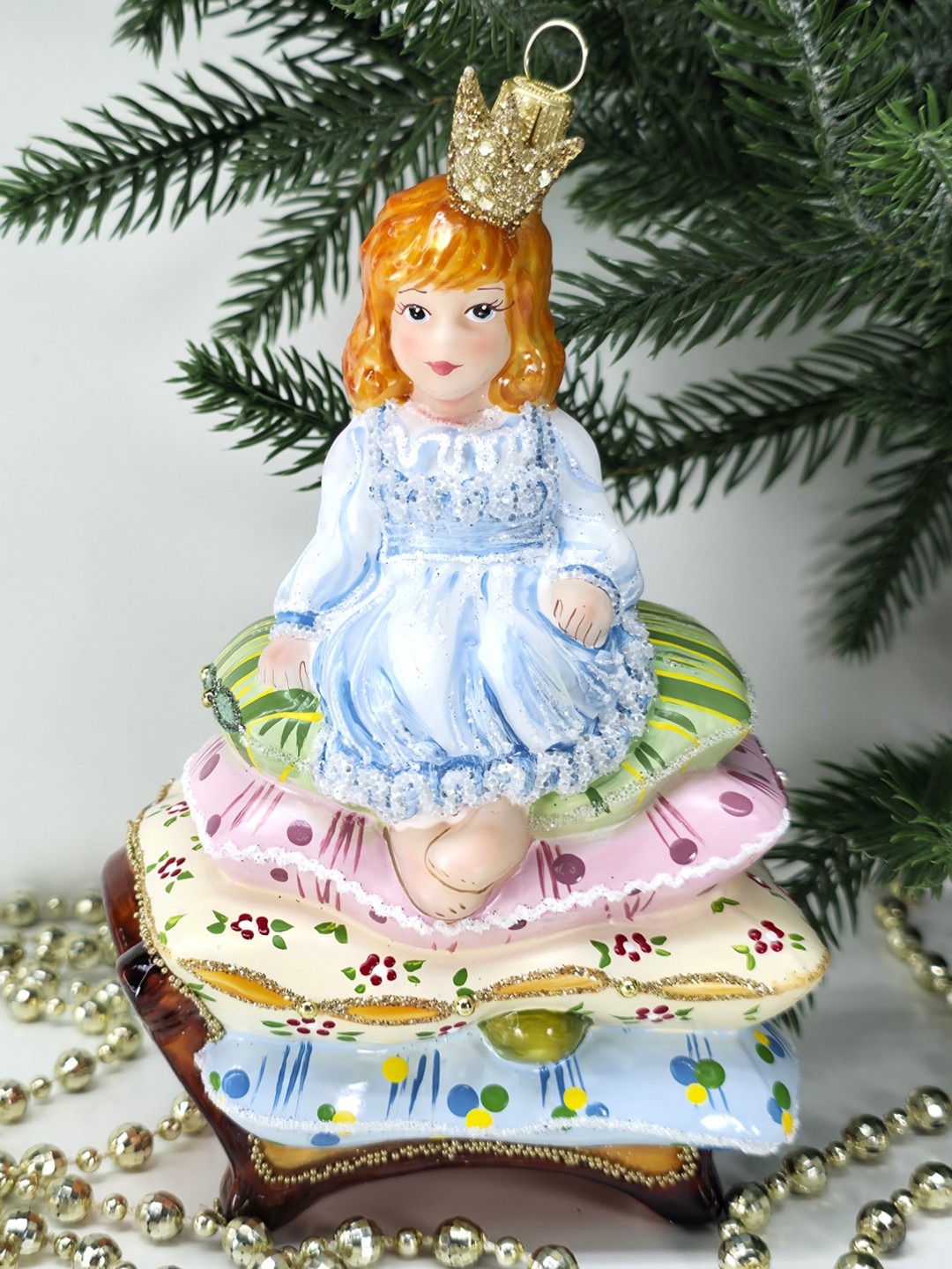 фото Стеклянная елочная игрушка Принцесса на горошине