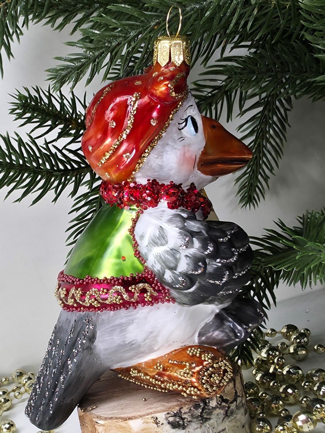 фото Стеклянная елочная игрушка Сорока с сыром