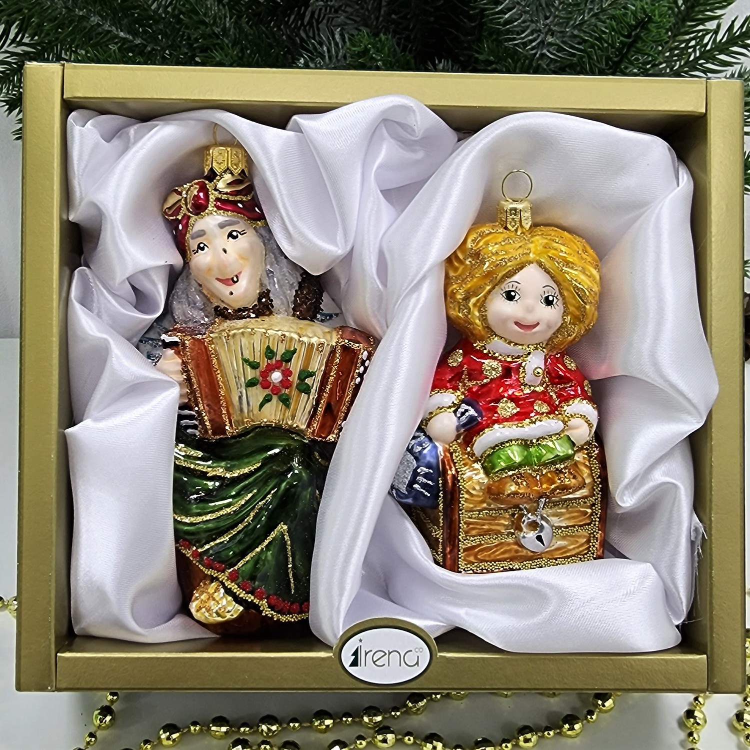 фото Набор ёлочных игрушек Баба Яга с гармошкой и Домовенок Кузя на сундуке